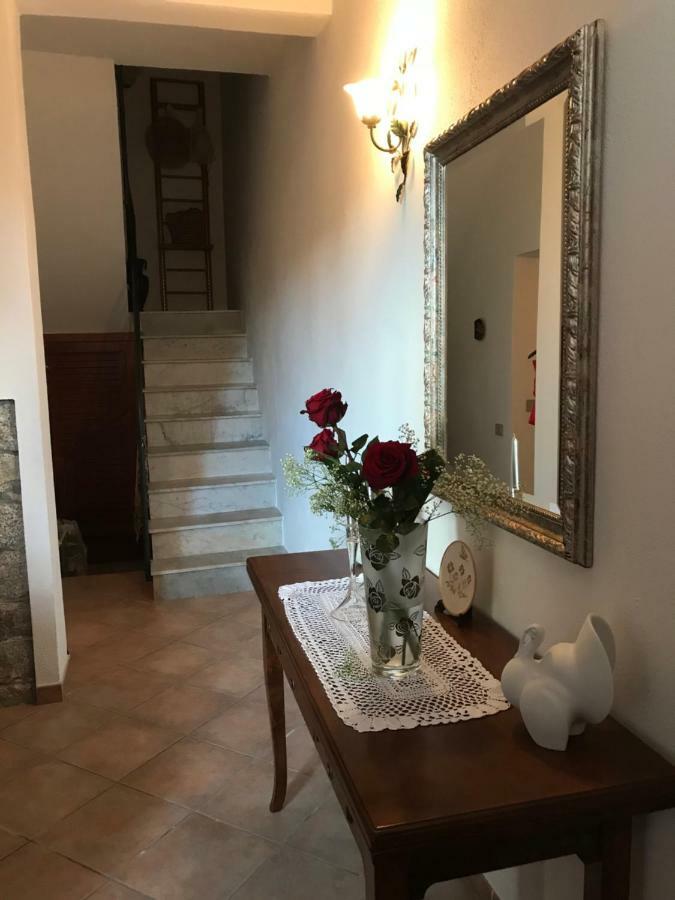 Sardegna Vicino Ad Olbia "La Casa Nel Vicolo" Villa Berchidda Exterior foto